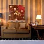 Hotel Capitol 4*