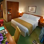 Cavour 4* Milano