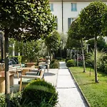 Four Seasons 5*