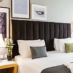 فندق هوليداي إن غاريبالدي ستيشن 4*