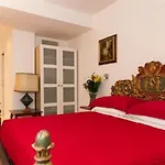 La Del Pino 2*
