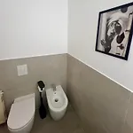 아파트 Byron's House