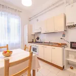 I-host Navigli - Fusetti Apartman *