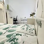 Angolo Verde, Metro Dergano 아파트 *