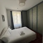 아파트 Byron's House