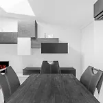 Apartmán Attico Con Vasca, Posto Auto E Metro Sotto Casa Milán