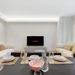 Luxury New - Stazione Garibaldi A 5 Minuti דירה *