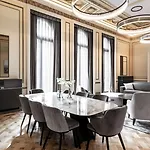 Radisson Collection Hotel, Palazzo Touring Club 5* Milano