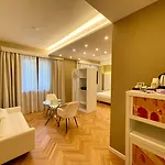 Ticinese מלון דירות 4*