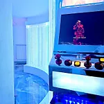 The Igloo -luxury Eclectic - Jacuzzi - Milanoflats 木屋 *