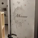 Angolo Verde, Metro Dergano 아파트 *