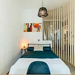 Private Garden & Metro 2 Min - Wooden Wave Flat Apartman *