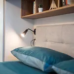 Private Garden & Metro 2 Min - Wooden Wave Flat Apartman