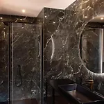 Lusso, Stile E Un Meraviglioso Terrazzo Nel Cuore Di Appartement