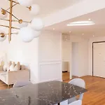 Lusso, Stile E Un Meraviglioso Terrazzo Nel Cuore Di Appartement