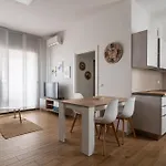 아파트 Con Terrazzo Sui Tetti Milanesi 밀라노