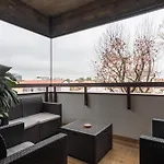 Con Terrazzo Sui Tetti Milanesi 아파트 밀라노