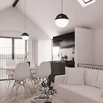 La - Restyling In Corso 2026