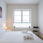 Elegant And Modern In 아파트