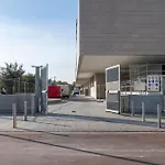 Elegant And Modern In 아파트 *