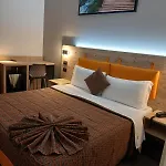 Stradivari Otel Milano