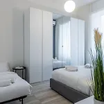 Apartamento Lovely - 15 Minutes To Duomo *