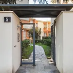 Apartment Kaktus House - Your Away From In