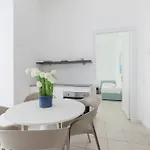 Moon Milán