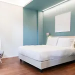 Relstay - Montenapoleone Apartman *