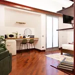 Easylife - In Via Della Spiga ゲストハウス ミラノ