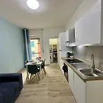 Lucania Azzurra Apartment, Elegante E Confortevole, Con Metro M3 Sotto Casa, Collegamento Diretto A Duomo Di E Stazione Apartment