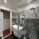 Design And Wellness With Pool And Gym Mailand