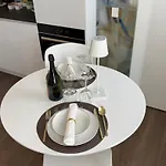 Apartment Luxury - Metropolitana M4- San Babila -stadio San Siro - Duomo - Aeroporto Linate - Castello Sforzesco Milan