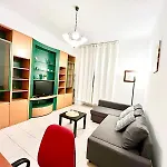 Three-room 2 Bedrooms With Balcony 2 Min From アパート