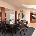 Appartement Guesthost - 500sqm Luxury With Spa, Gym, Terrace, Game & Garage *