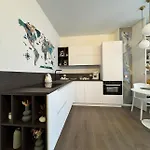 Luxury - Metropolitana M4- San Babila -stadio San Siro - Duomo - Aeroporto Linate - Castello Sforzesco *