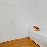 Daire Isola - 2 Bedrooms - Free Parking *
