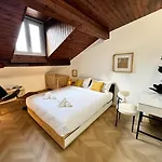 Designer Loft In Milan, Istria Subway Exit, Convenient Transportation