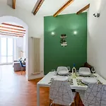Stylish With Balcony - Brera Apartamento Milão