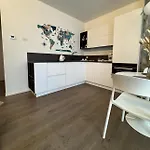 Luxury - Metropolitana M4- San Babila -stadio San Siro - Duomo - Aeroporto Linate - Castello Sforzesco Apartment