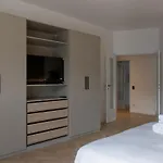 M11 Isola Apt, M3 Duomo Brera Eleganza E Comfort Apartment *