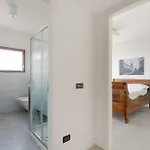 Guesthost - Modern Pirelli Appartement