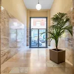 Italianflat - Colonne View - Balcony Retreat - Near Duomo Apartment