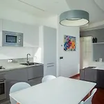 Design And Wellness With Pool And Gym Apartment