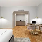 Prestige Boutique - Piazza Duomo 2 3* Milano