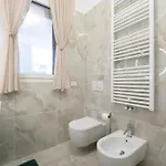 Apartamento - Nuovo Con Grande Terrazza Privata *