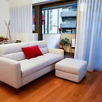 One-bedroom Unit G With Park View アパート *