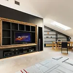 Guesthost - 500sqm Luxury With Spa, Gym, Terrace, Game & Garage Milan