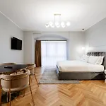 Prestige Boutique - Piazza Duomo 2 3*