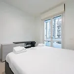 I-host - Modern 1br With Balcony Near Sempione Apartamento